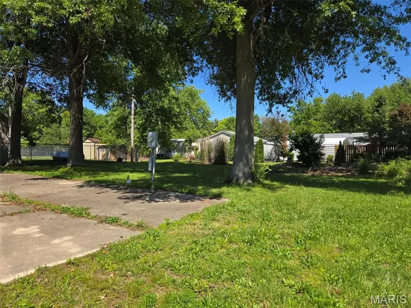 $38,900 | 15914 Menzel Manor Drive, Carlyle, IL 62231
