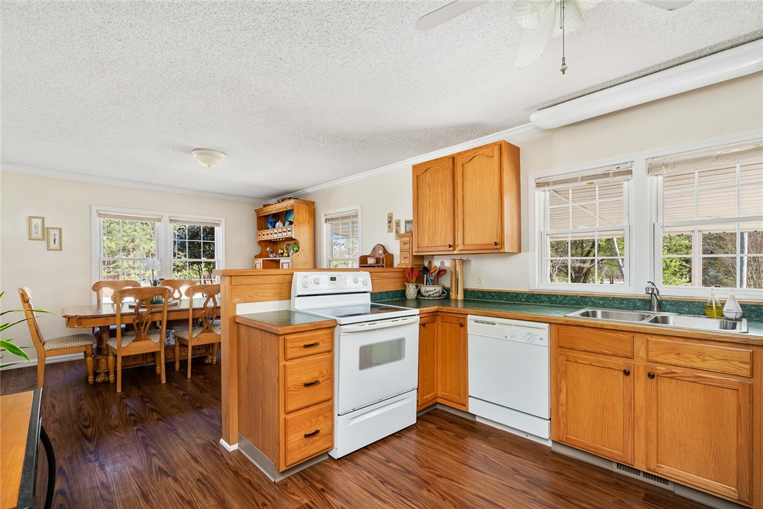131 Carson Road Seneca, SC 29678 - Photo 7 of 30 Gallery Image 7