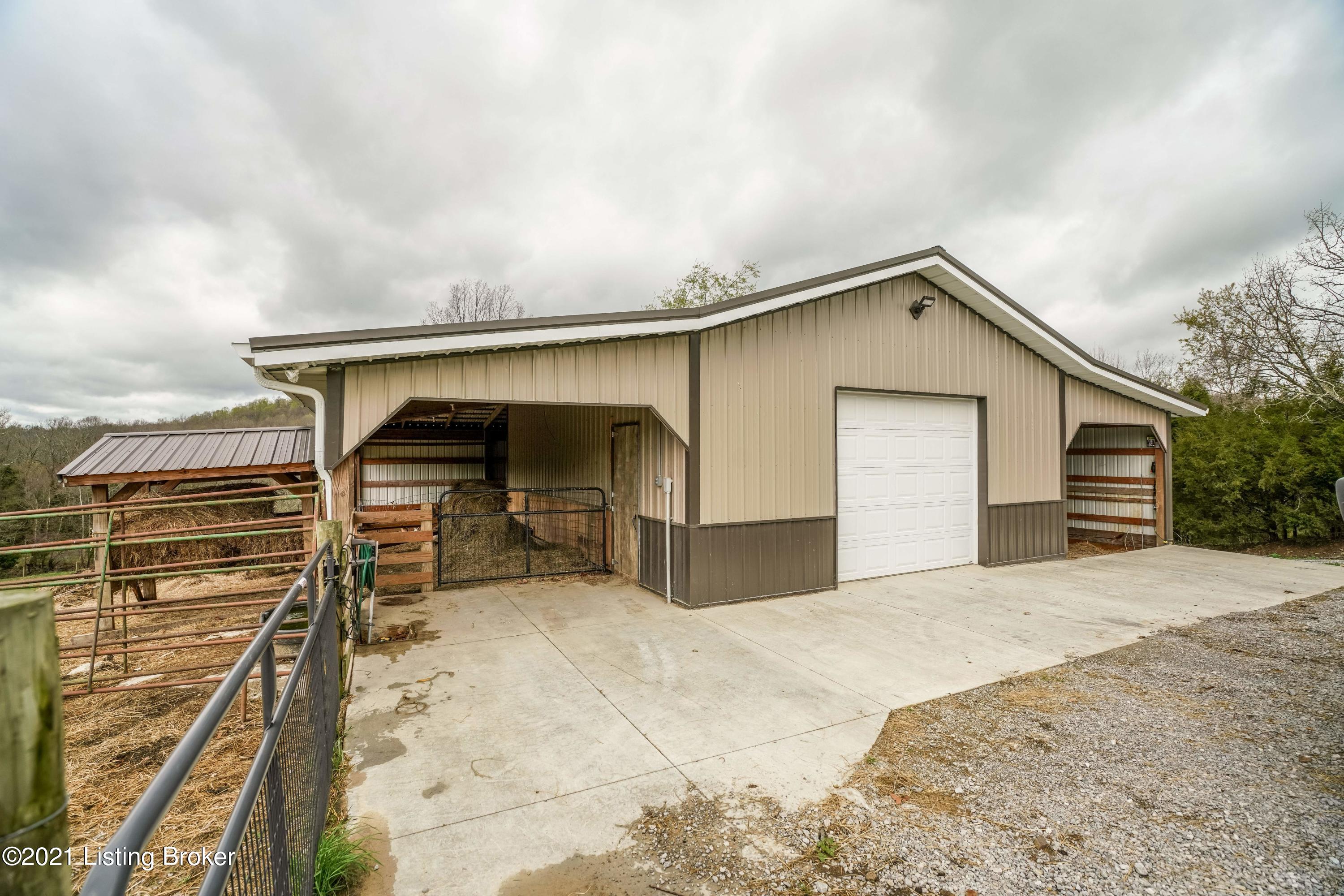 1015 Charlie Huffman Road Clarkson, KY 42726 - Photo 9 of 39 031-1015-31