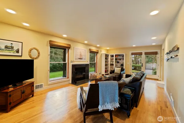$4,100 | 10368 Northeast Sunrose Lane, Bainbridge Island, WA 98110