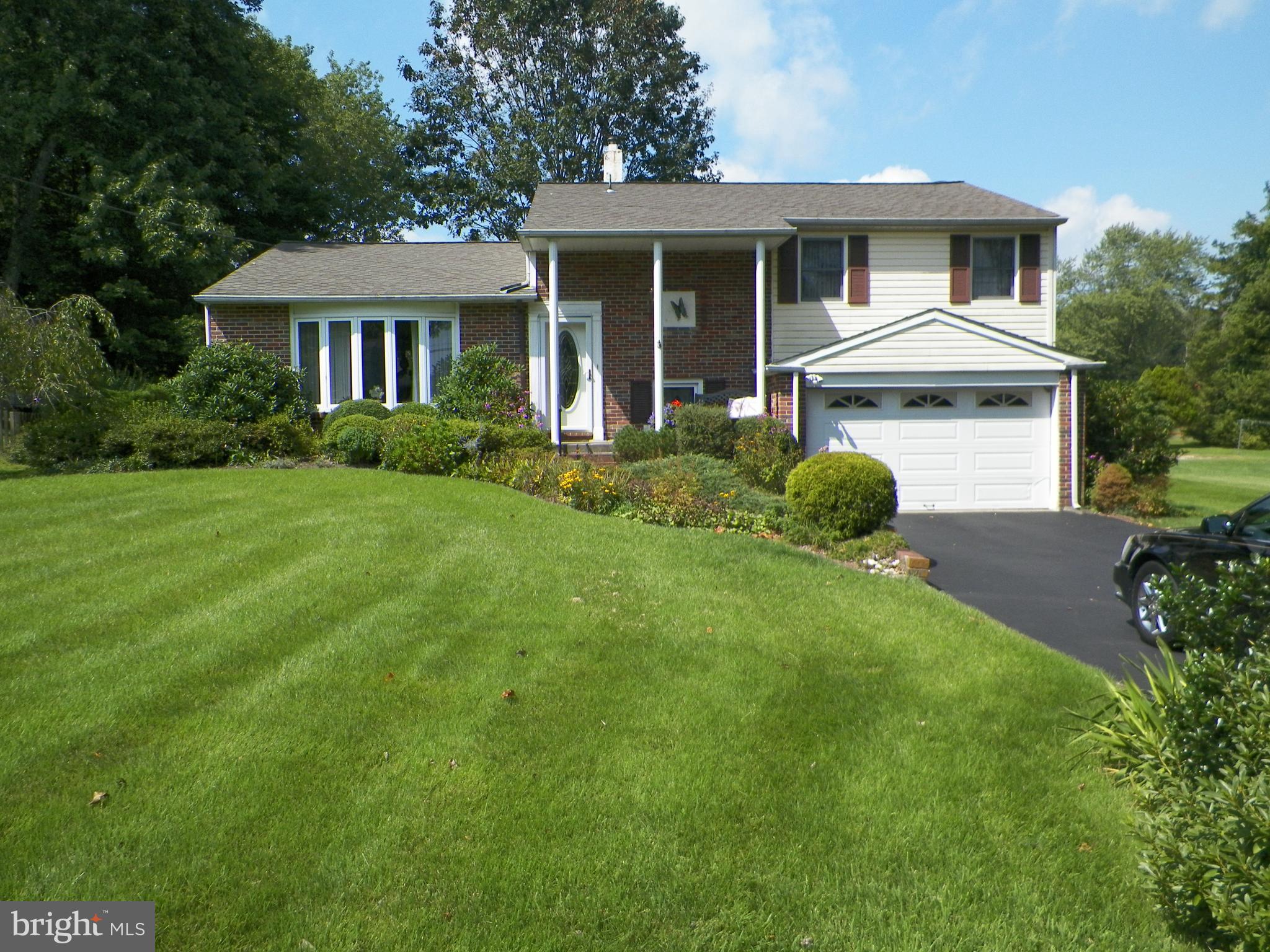 696 Holland Road Southampton, PA 18966 - Photo 1 of 24 Gallery Image 1