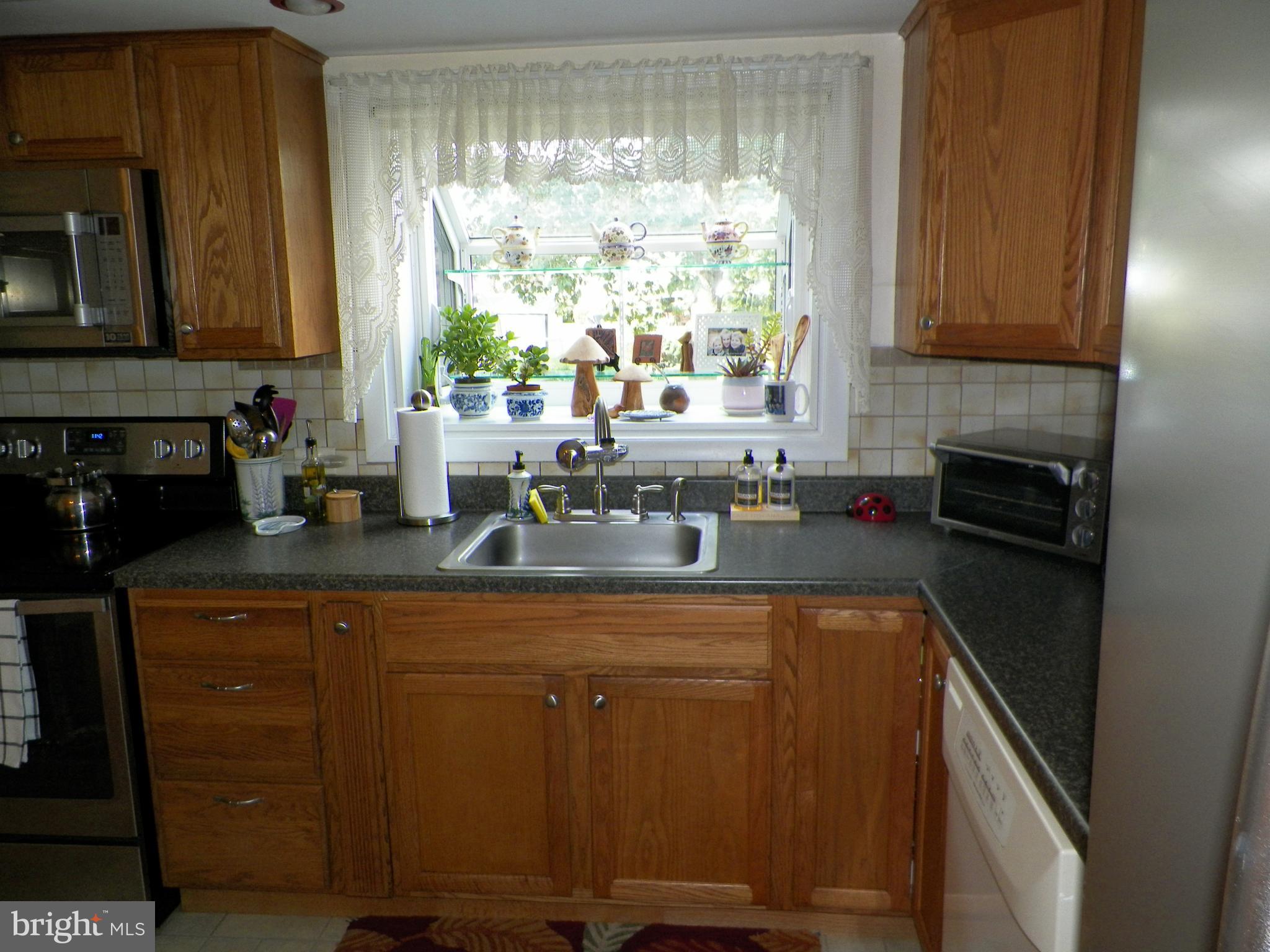 696 Holland Road Southampton, PA 18966 - Photo 6 of 24 Gallery Image 6