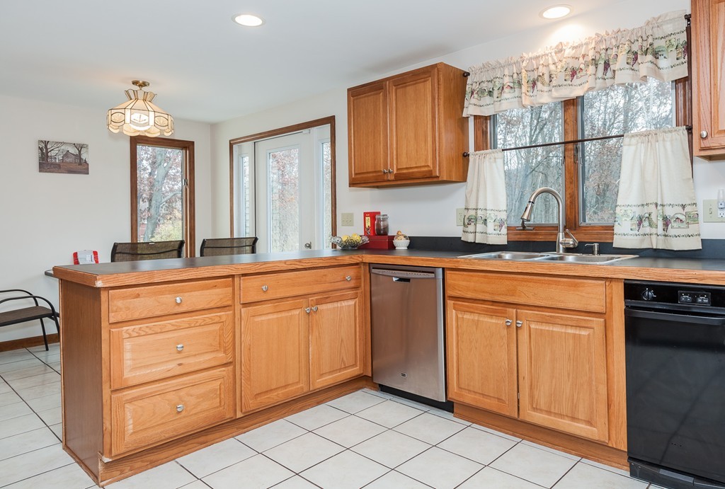 83 Ridge Trail Road Westfield, MA 01085 - Photo 10 of 30 Gallery Image 10