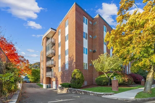 $449,000 | 33 Lodgen Court, Unit 2D, Malden, MA 02148