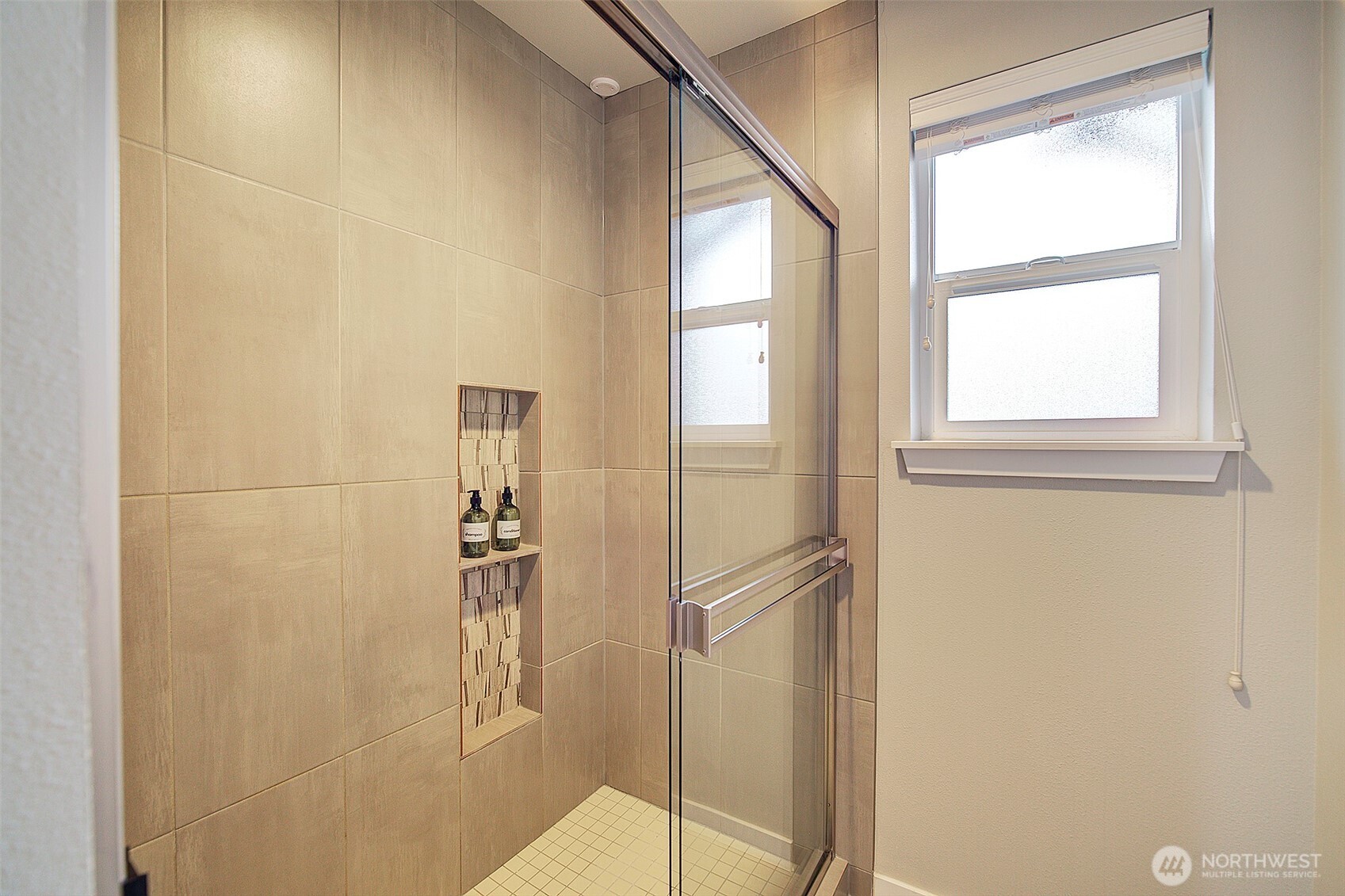 1325 Seattle Hill Road, Unit L2 Bothell, WA 98012 - Photo 26 of 36 a bathroom with a shower