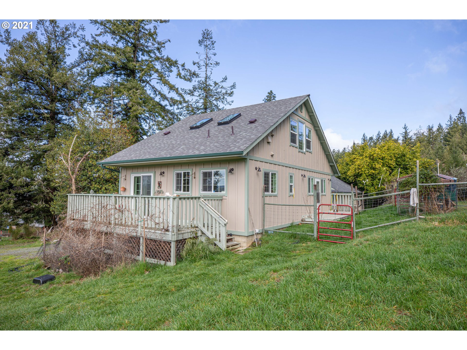 2580 Maple Street Myrtle Point, OR 97458 - Photo 1 of 29 Gallery Image 1