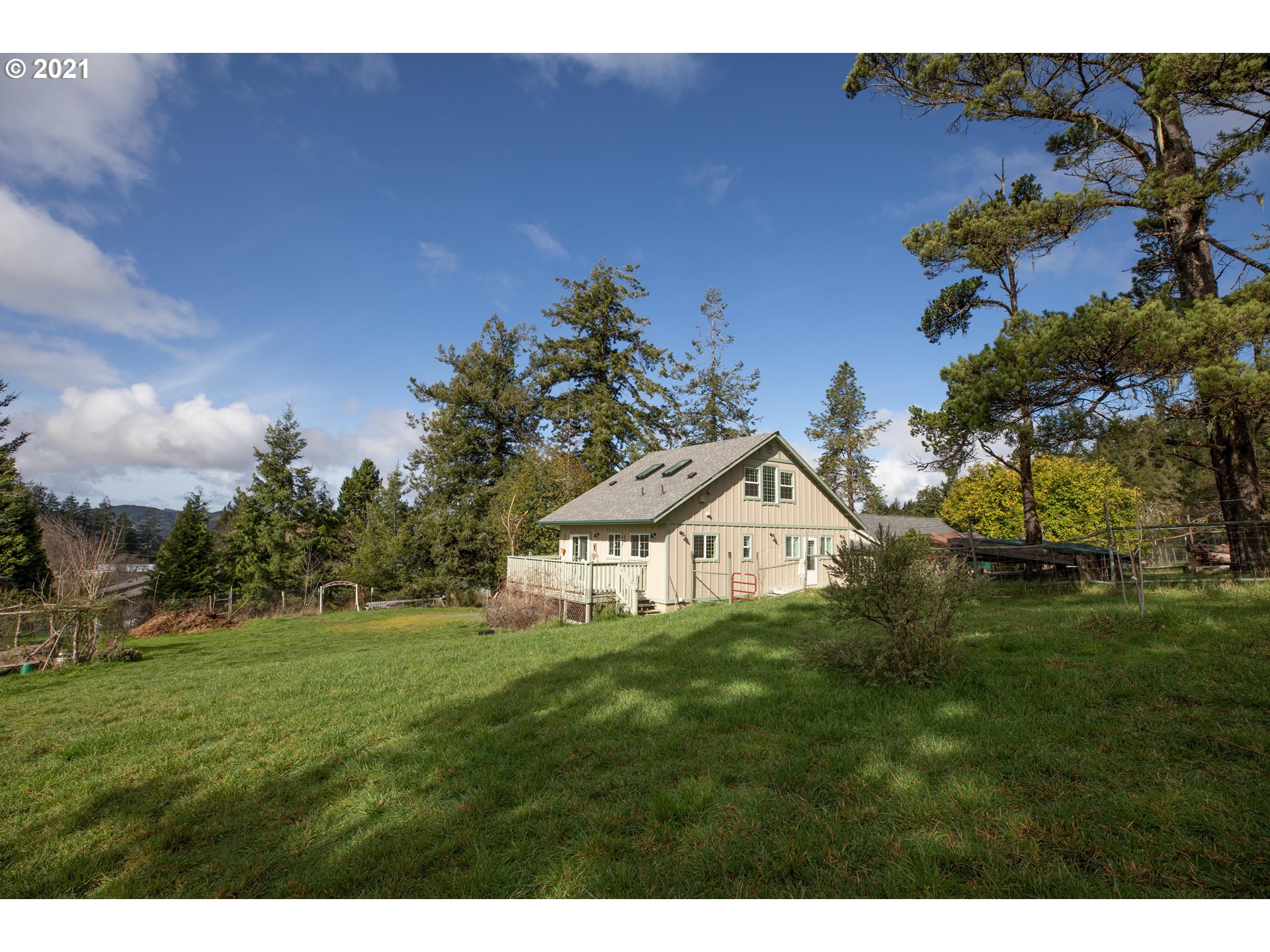 2580 Maple Street Myrtle Point, OR 97458 - Photo 25 of 29 Gallery Image 25