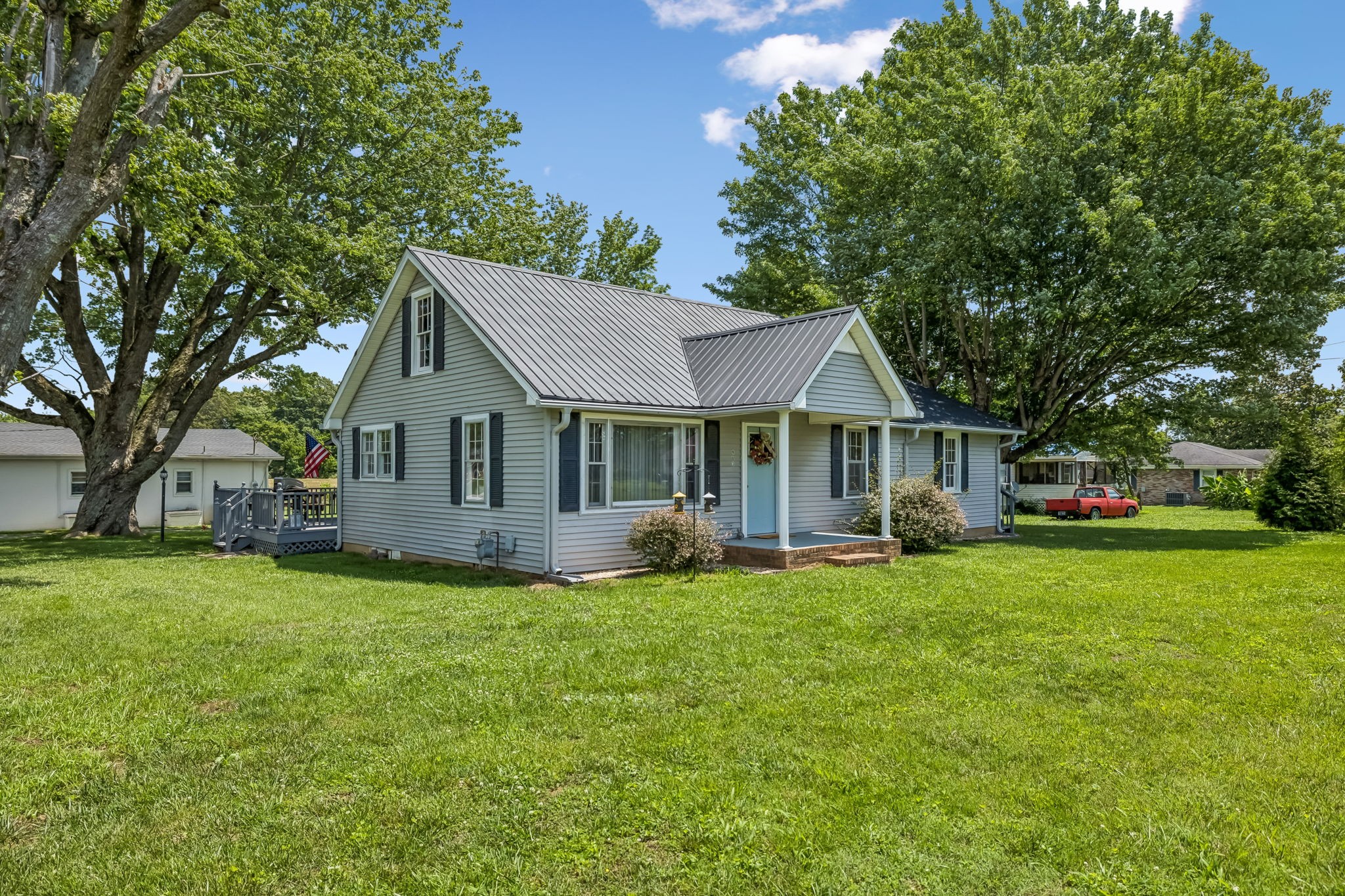 903 Days Road Lafayette, TN 37083 - Photo 2 of 37