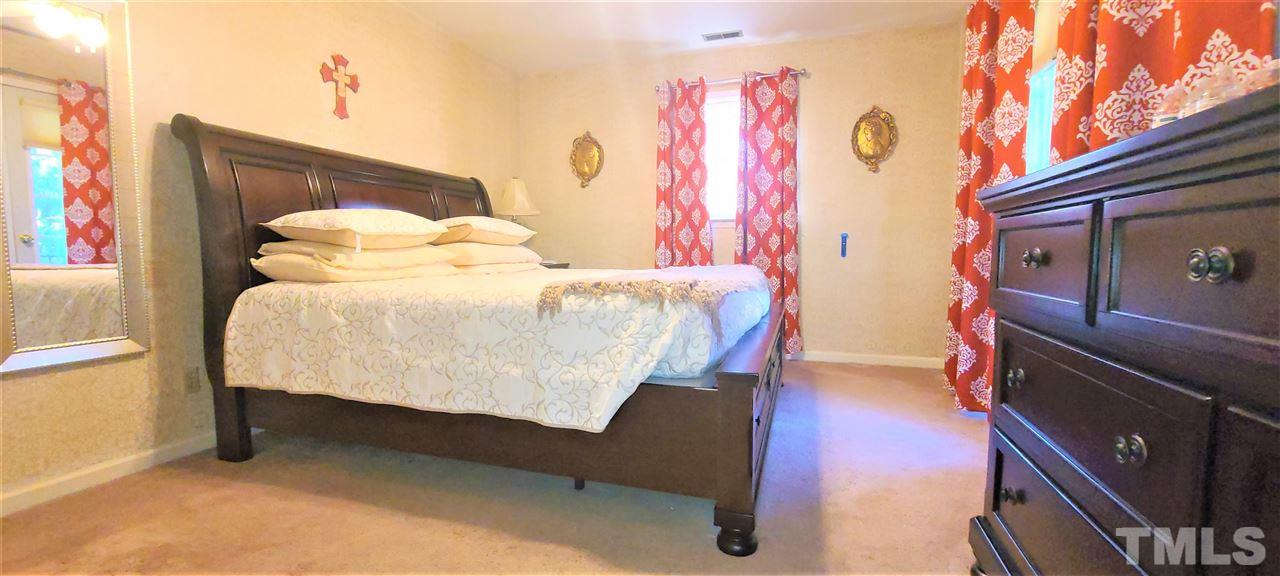 4306 Randall Road Durham, NC 27707 - Photo 8 of 25