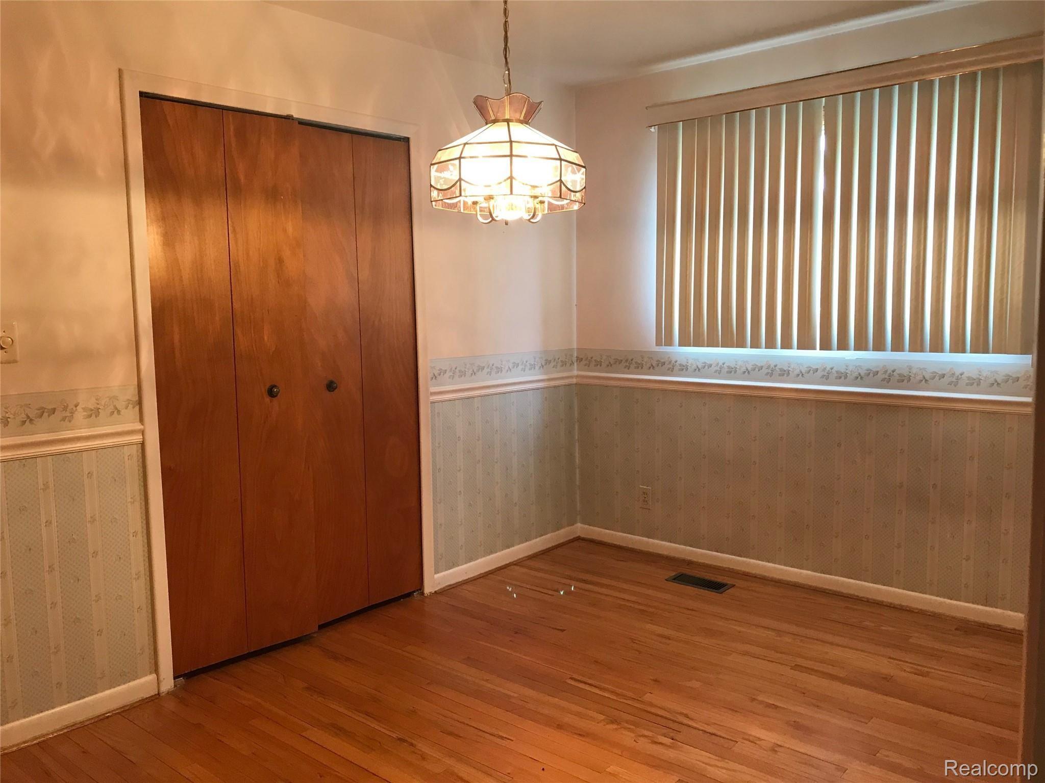 31421 Rosenbusch Drive Warren, MI 48088 - Photo 17 of 28 rose21 1.JPG