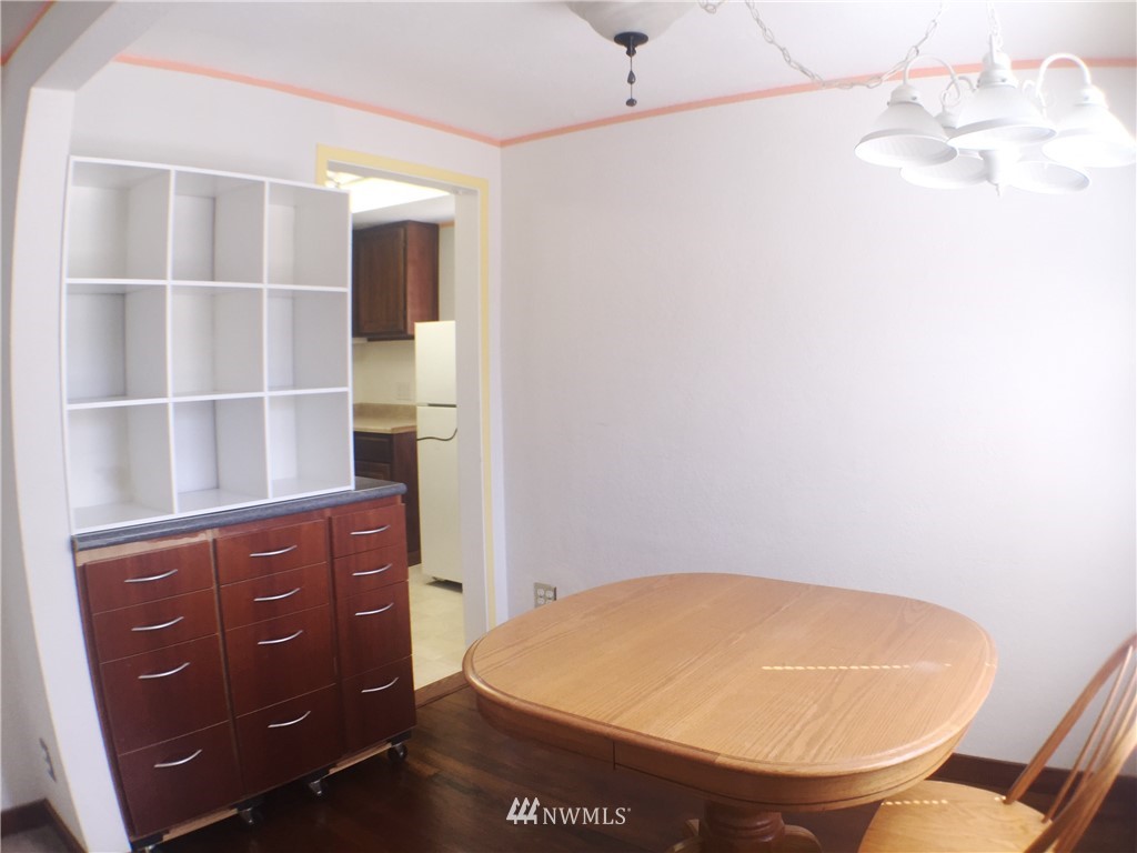 3621 Southeast 5th Street Renton, WA 98058 - Photo 6 of 14 Gallery Image 6