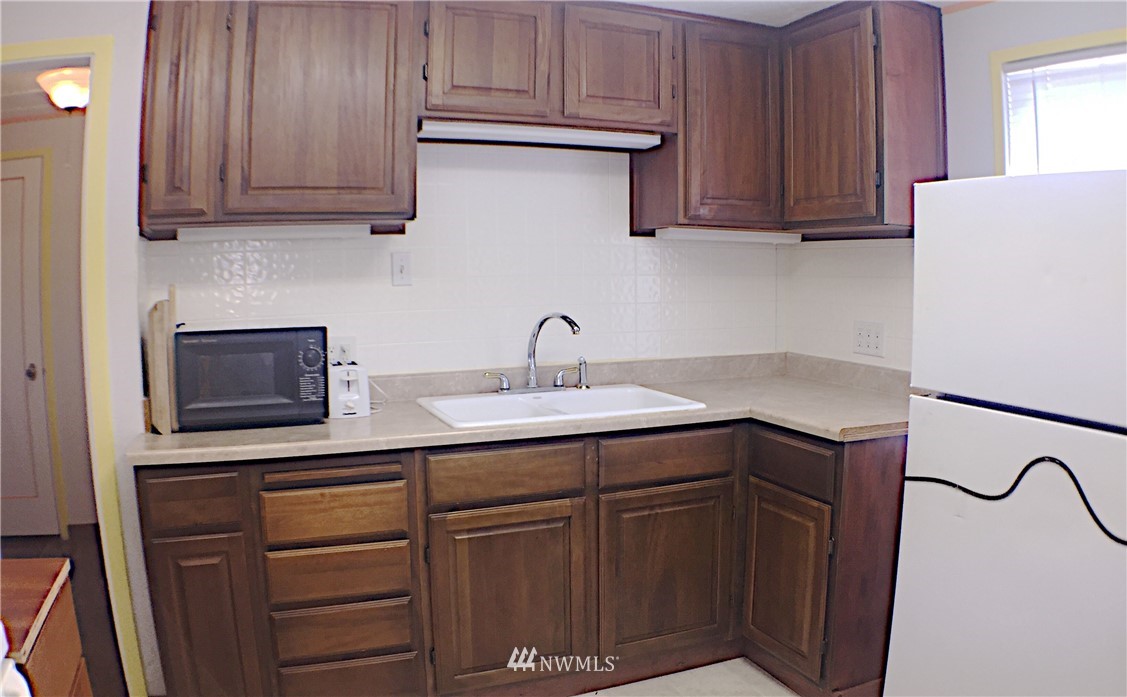3621 Southeast 5th Street Renton, WA 98058 - Photo 7 of 14 Gallery Image 7