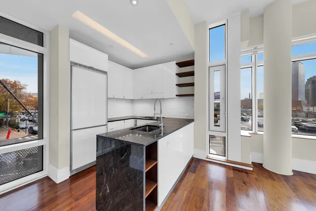 a picture of a bathroom