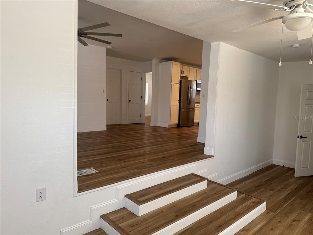 1371 14th Street Sarasota, FL 34236 - Photo 4 of 17