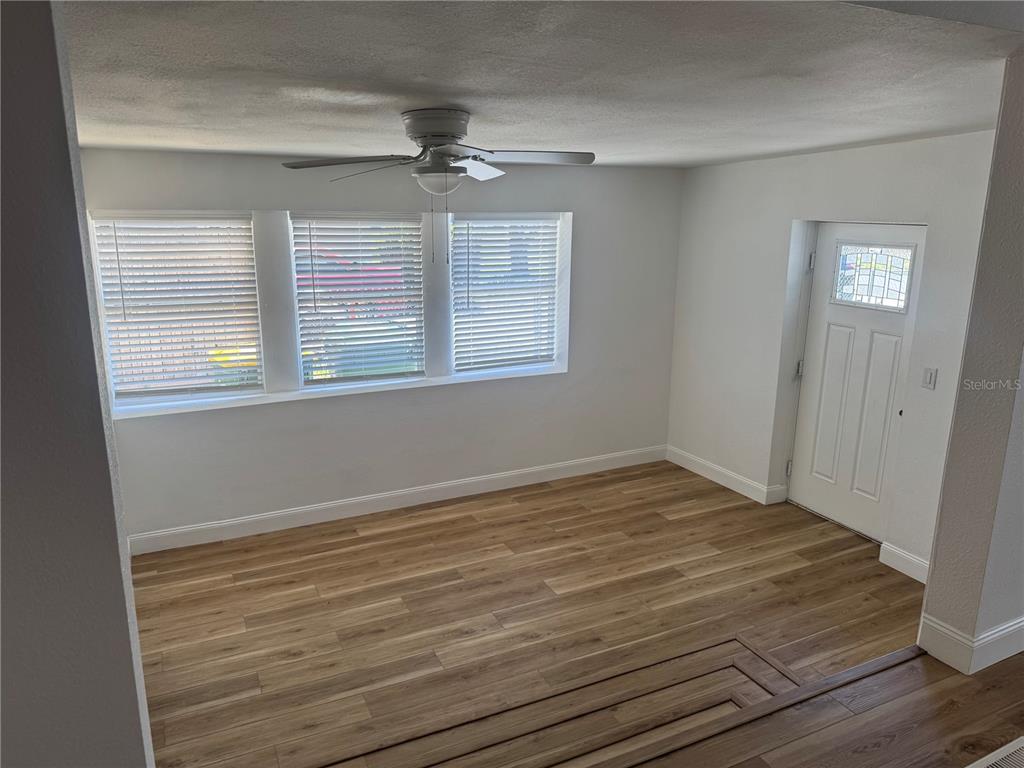 1371 14th Street Sarasota, FL 34236 - Photo 6 of 17