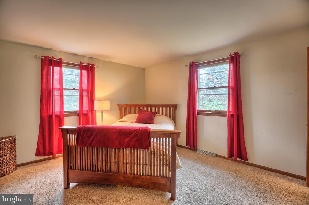 2646 Pinewood Road Lancaster, PA 17601 - Photo 12 of 24