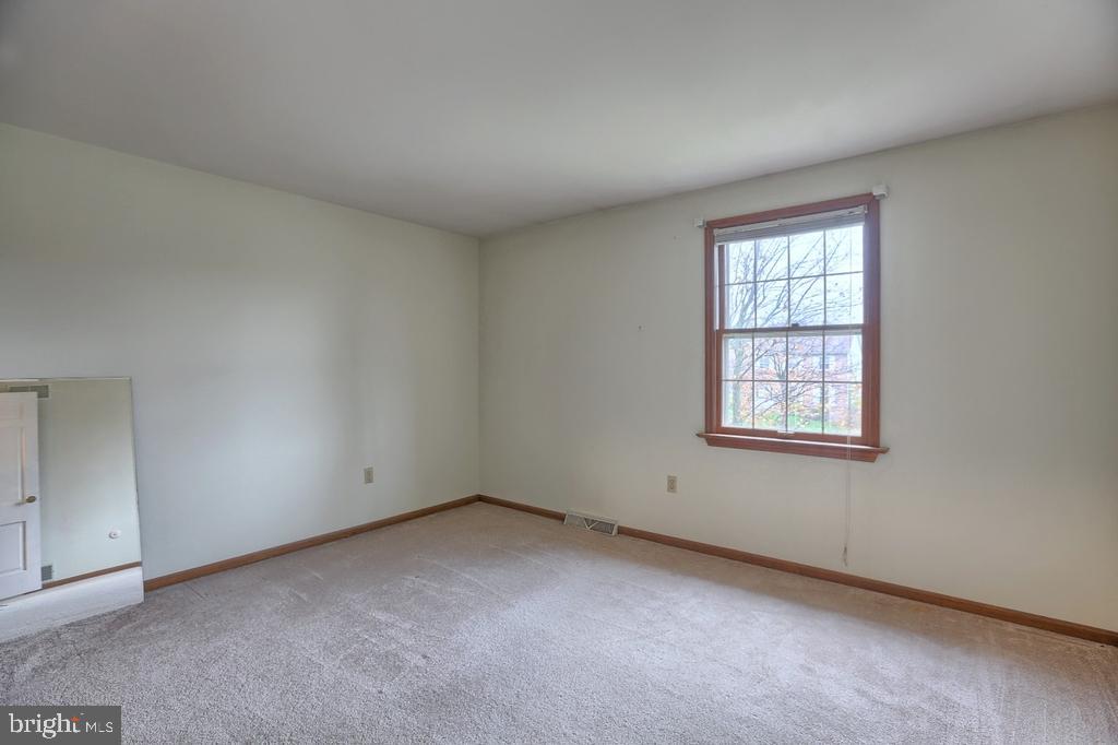 2646 Pinewood Road Lancaster, PA 17601 - Photo 16 of 24