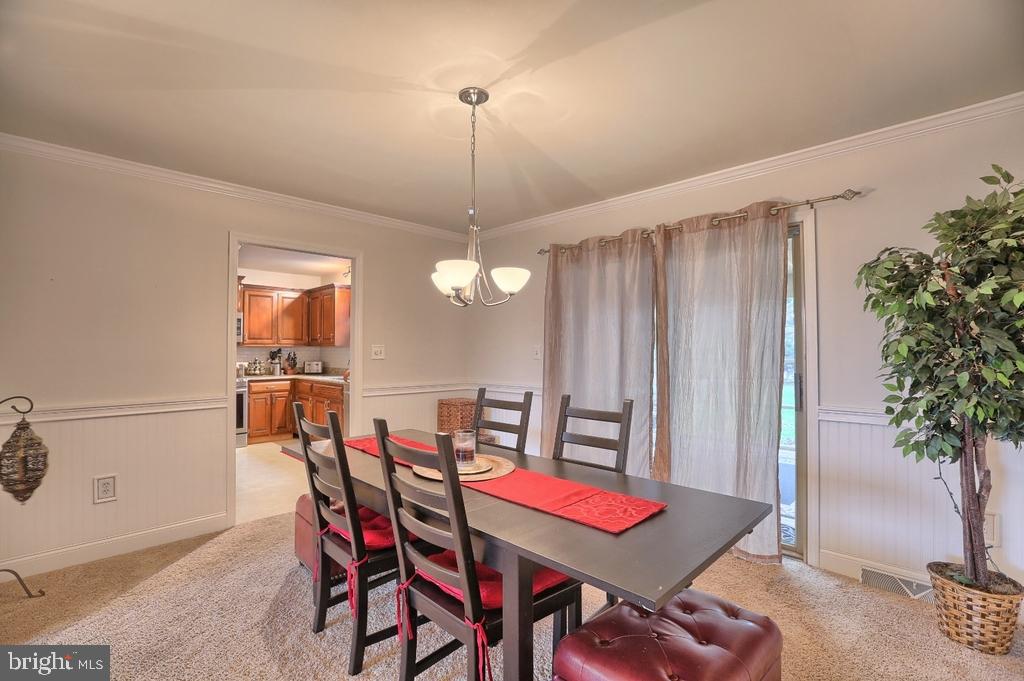 2646 Pinewood Road Lancaster, PA 17601 - Photo 7 of 24