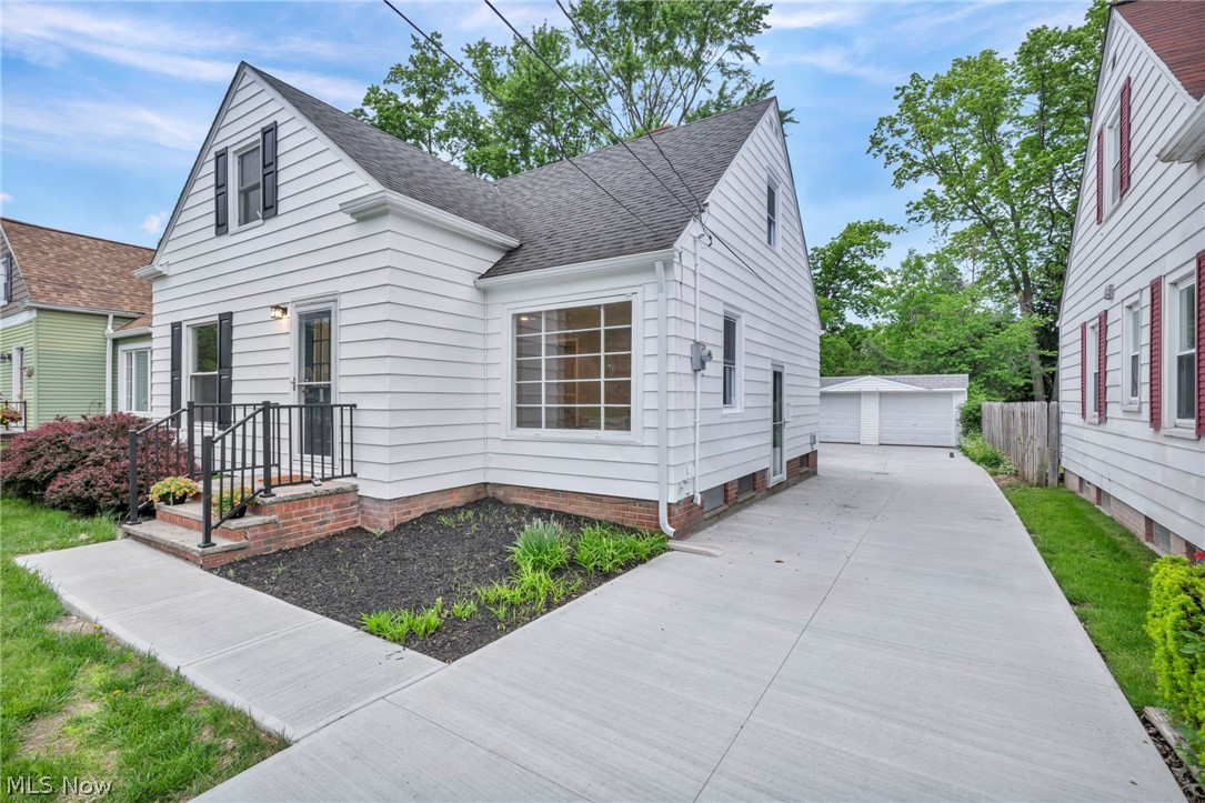 1914 Lorimer Road Cleveland, OH 44134 - Photo 3 of 43