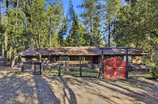 $325,000 | 27701 Evelyn Way, Pioneer, CA 95666