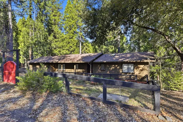 $325,000 | 27701 Evelyn Way, Pioneer, CA 95666