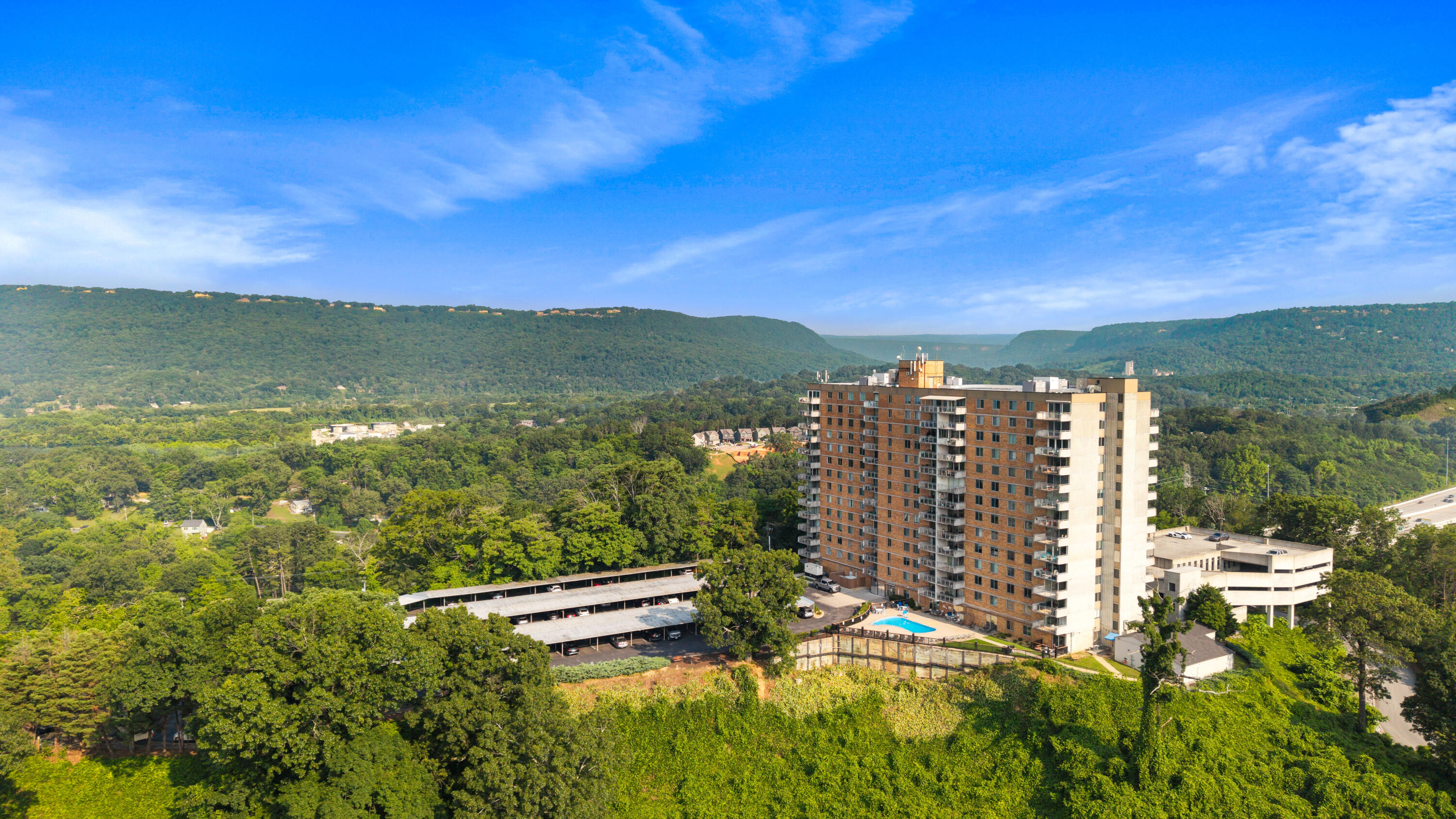 1131 Stringers Ridge Road, Unit 11G Chattanooga, TN 37405 - Photo 7 of 48 Over looking Chattanooga
