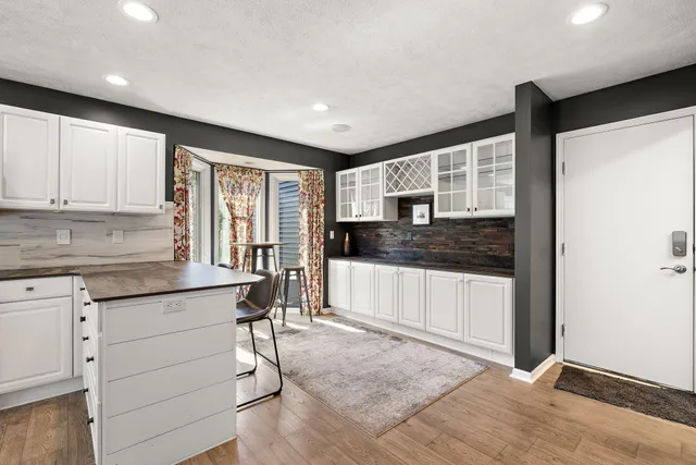 $825,000 | 9820 Snow Pointe Drive Southeast, Alto, MI 49302