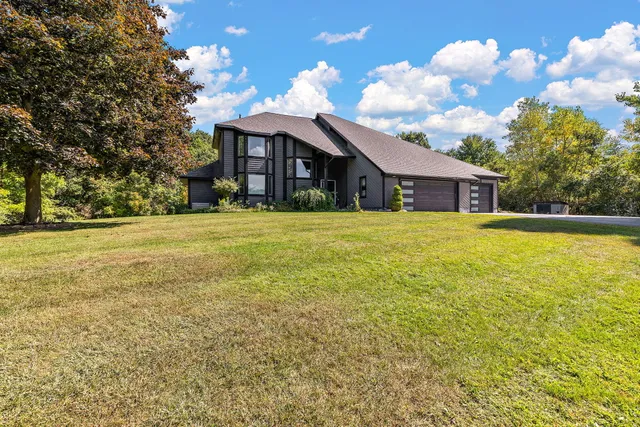 $825,000 | 9820 Snow Pointe Drive Southeast, Alto, MI 49302