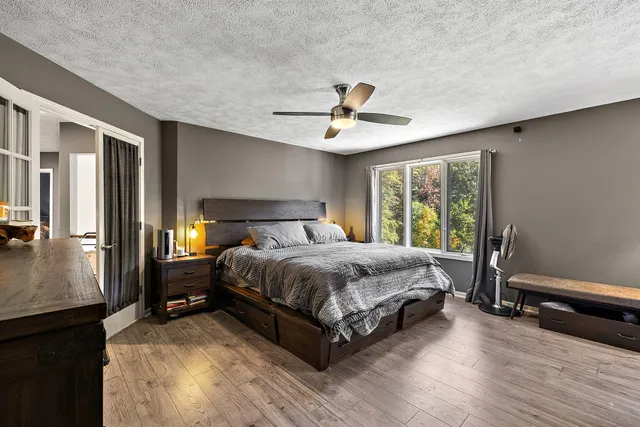 $825,000 | 9820 Snow Pointe Drive Southeast, Alto, MI 49302