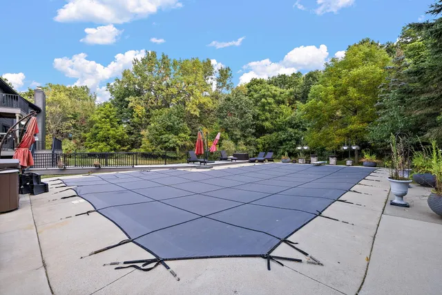 $825,000 | 9820 Snow Pointe Drive Southeast, Alto, MI 49302