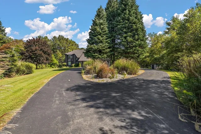 $825,000 | 9820 Snow Pointe Drive Southeast, Alto, MI 49302