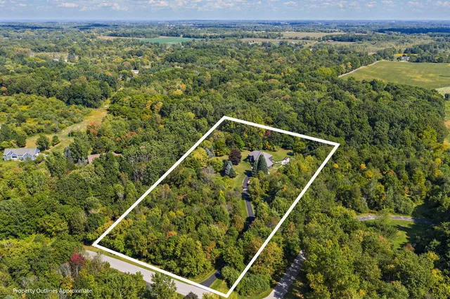 $825,000 | 9820 Snow Pointe Drive Southeast, Alto, MI 49302