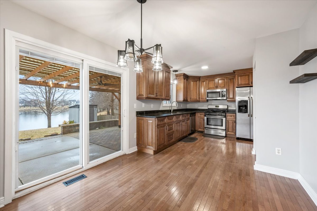 1720 William Drive Romeoville, IL 60446 - Photo 13 of 42