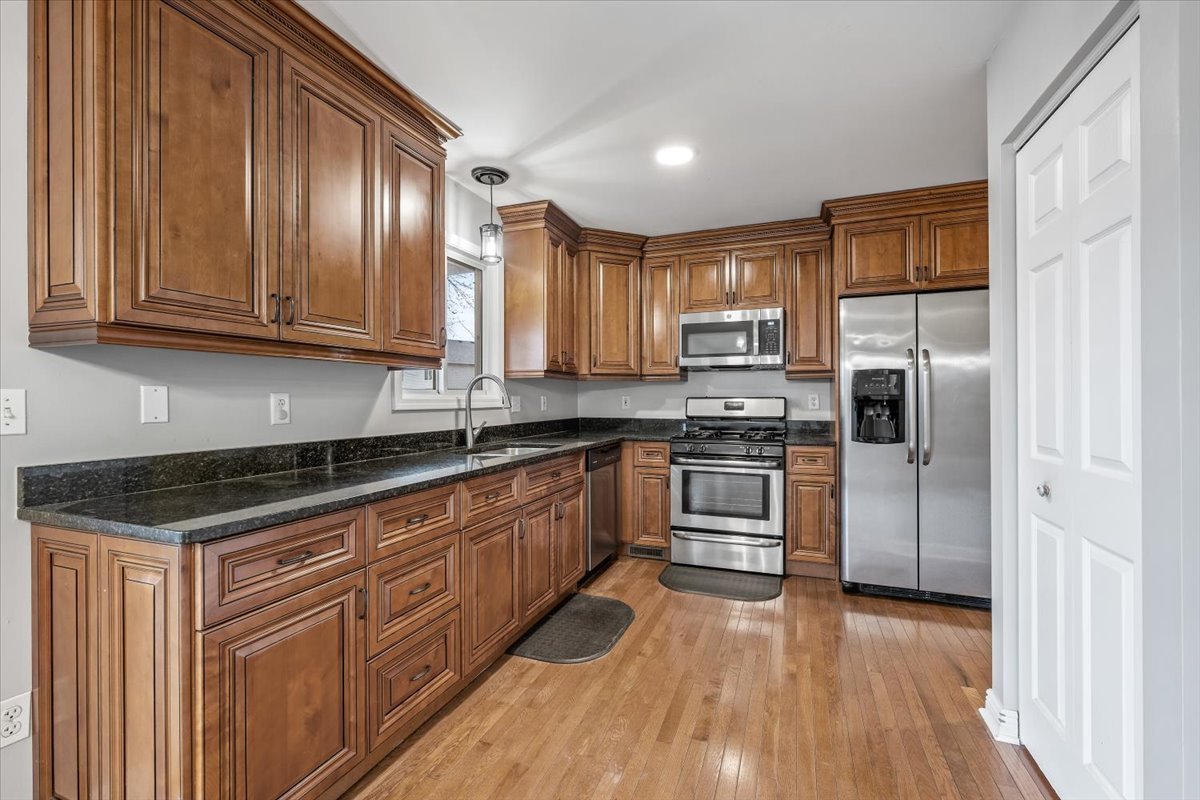 1720 William Drive Romeoville, IL 60446 - Photo 14 of 42