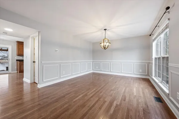 $2,800 | 1720 William Drive, Romeoville, IL 60446