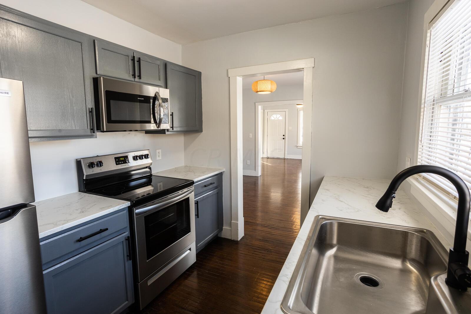 1300 Hart Road Columbus, OH 43223 - Photo 7 of 23 Kitchen