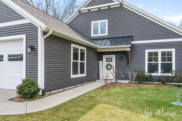 $500,000 | 10966 Stakes Road, Greenville, MI 48838