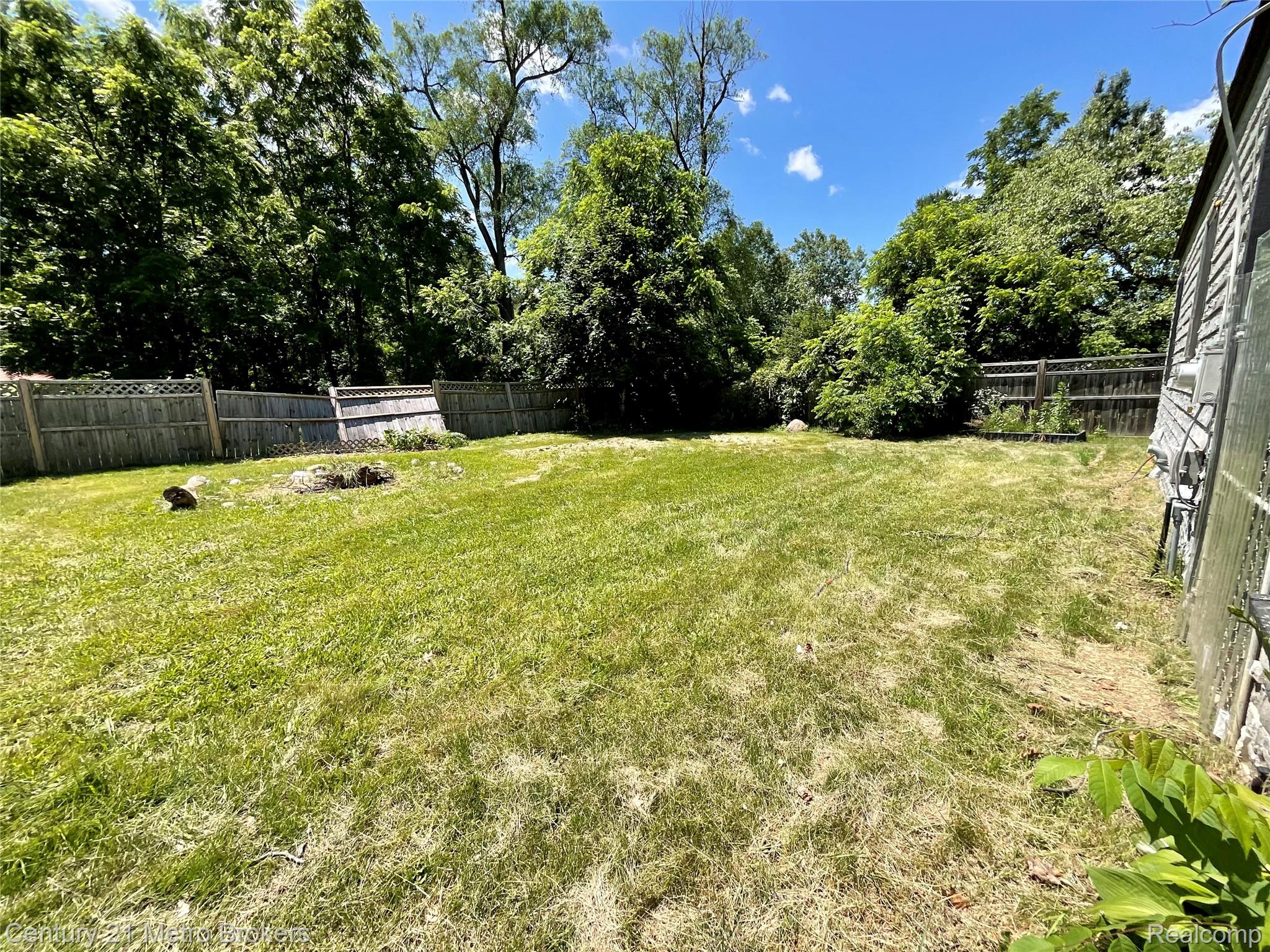 10487 W. Grand Blanc Rd. Gaines, MI 48436 - Photo 6 of 24 56BF26B2-4575-4E2B-A283-6CE1B577919F.jpeg