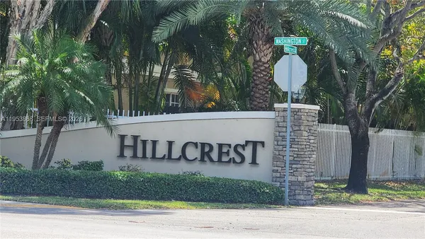 $2,000 | 981 Hillcrest Court, Unit 114, Hollywood, FL 33021