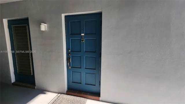 $2,000 | Hillcrest Country Club Apartments, Hollywood, FL 33021