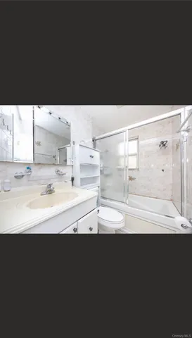 $989,000 | 25-26 Bayside Lane | Flushing