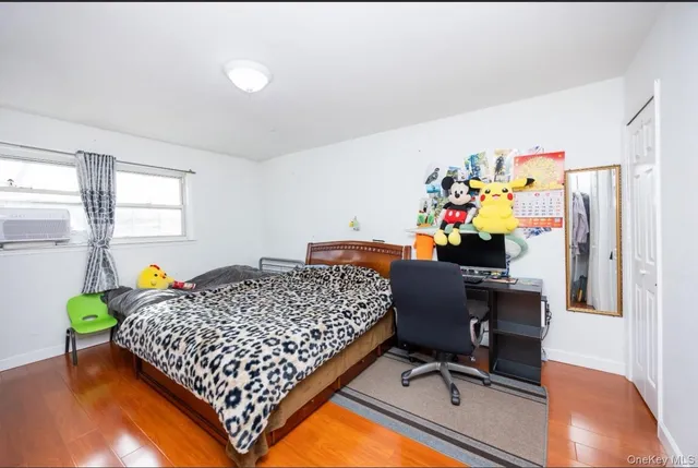 $989,000 | 25-26 Bayside Lane | Flushing