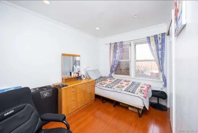 $989,000 | 25-26 Bayside Lane | Flushing