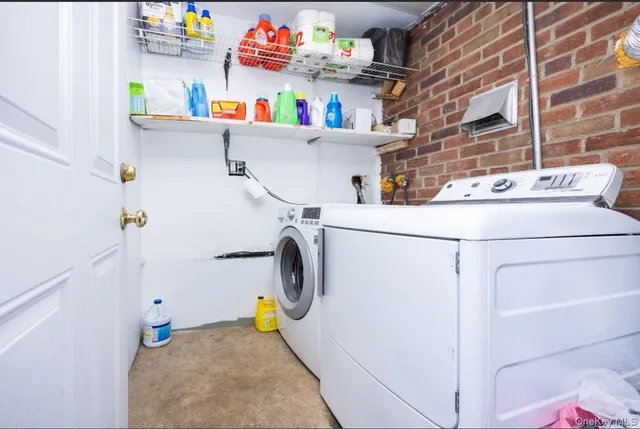 $989,000 | 25-26 Bayside Lane | Flushing