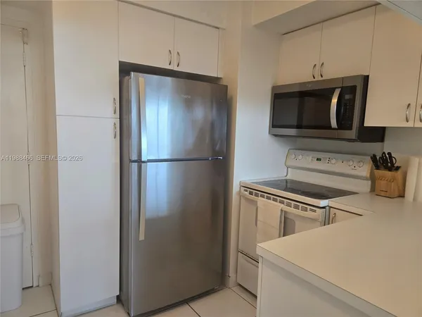 $2,500 | 3505 South Ocean Drive, Unit 804, Hollywood, FL 33019
