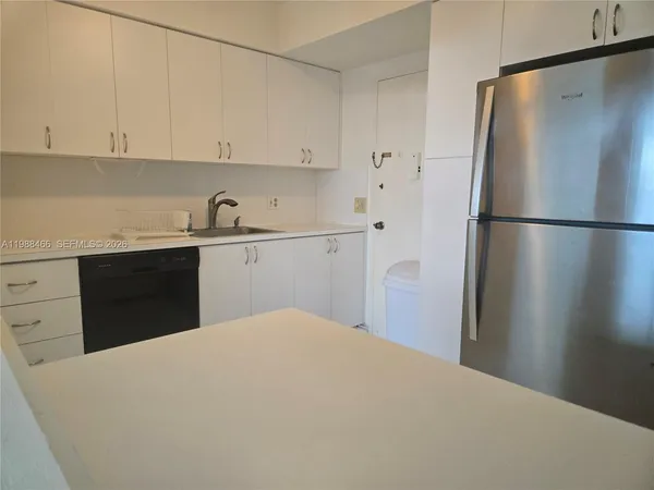 $2,500 | 3505 South Ocean Drive, Unit 804, Hollywood, FL 33019