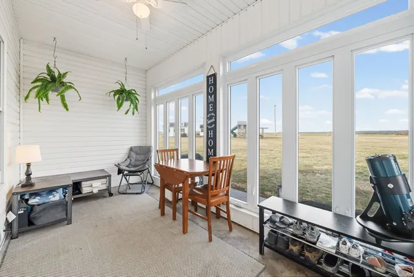 a view of livingroom with furniture