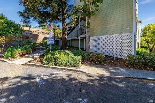 $385,000 | 735 Buchanan Street, Unit 221, Benicia, CA 94510