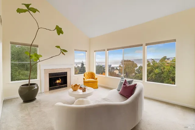 $385,000 | 735 Buchanan Street, Unit 221, Benicia, CA 94510