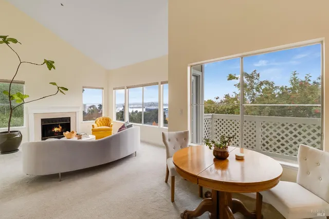 $385,000 | 735 Buchanan Street, Unit 221, Benicia, CA 94510